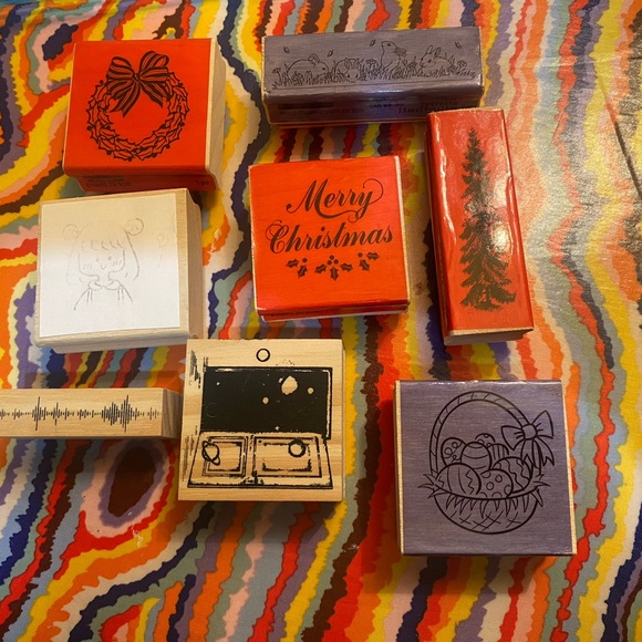 Rubbers stamps with ink pads and carrying case. - Picture 2 of 5